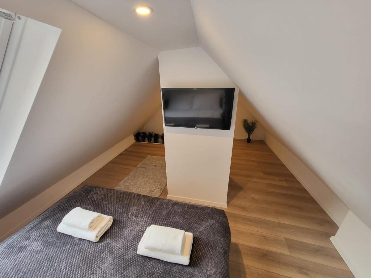 Studio Apartman Mia 萨格勒布 外观 照片