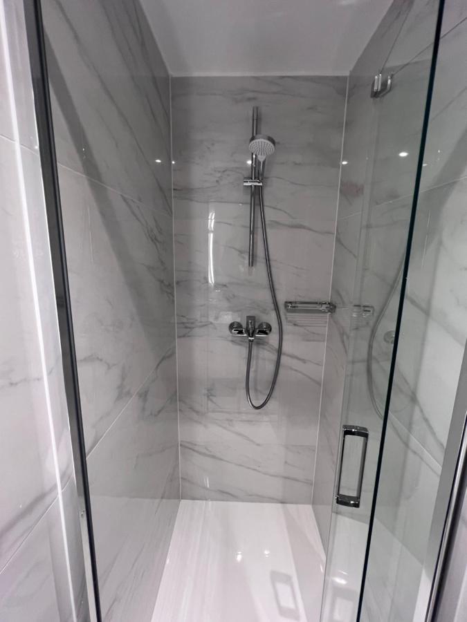 Studio Apartman Mia 萨格勒布 外观 照片