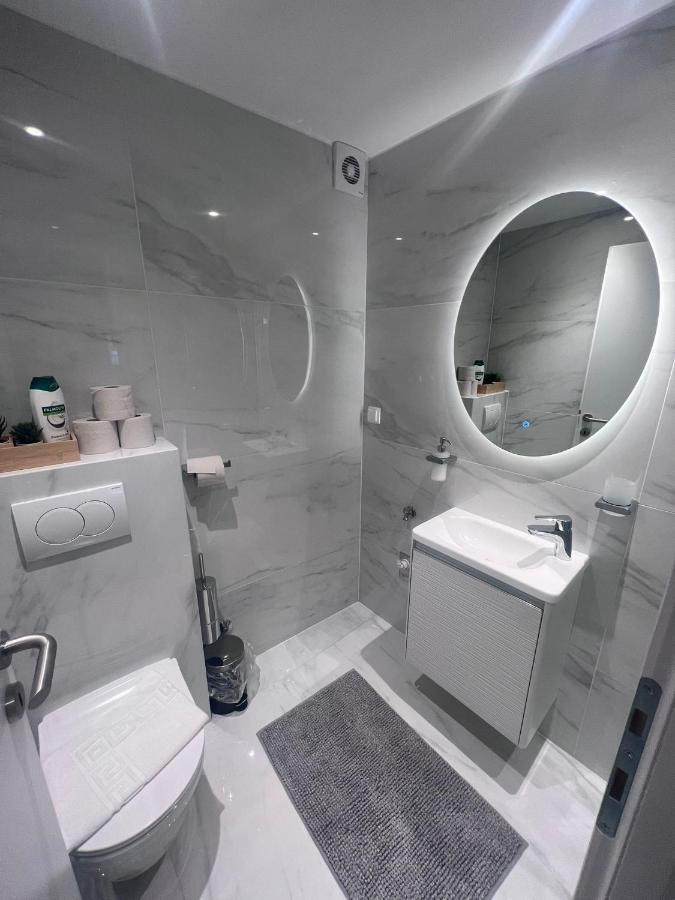 Studio Apartman Mia 萨格勒布 外观 照片